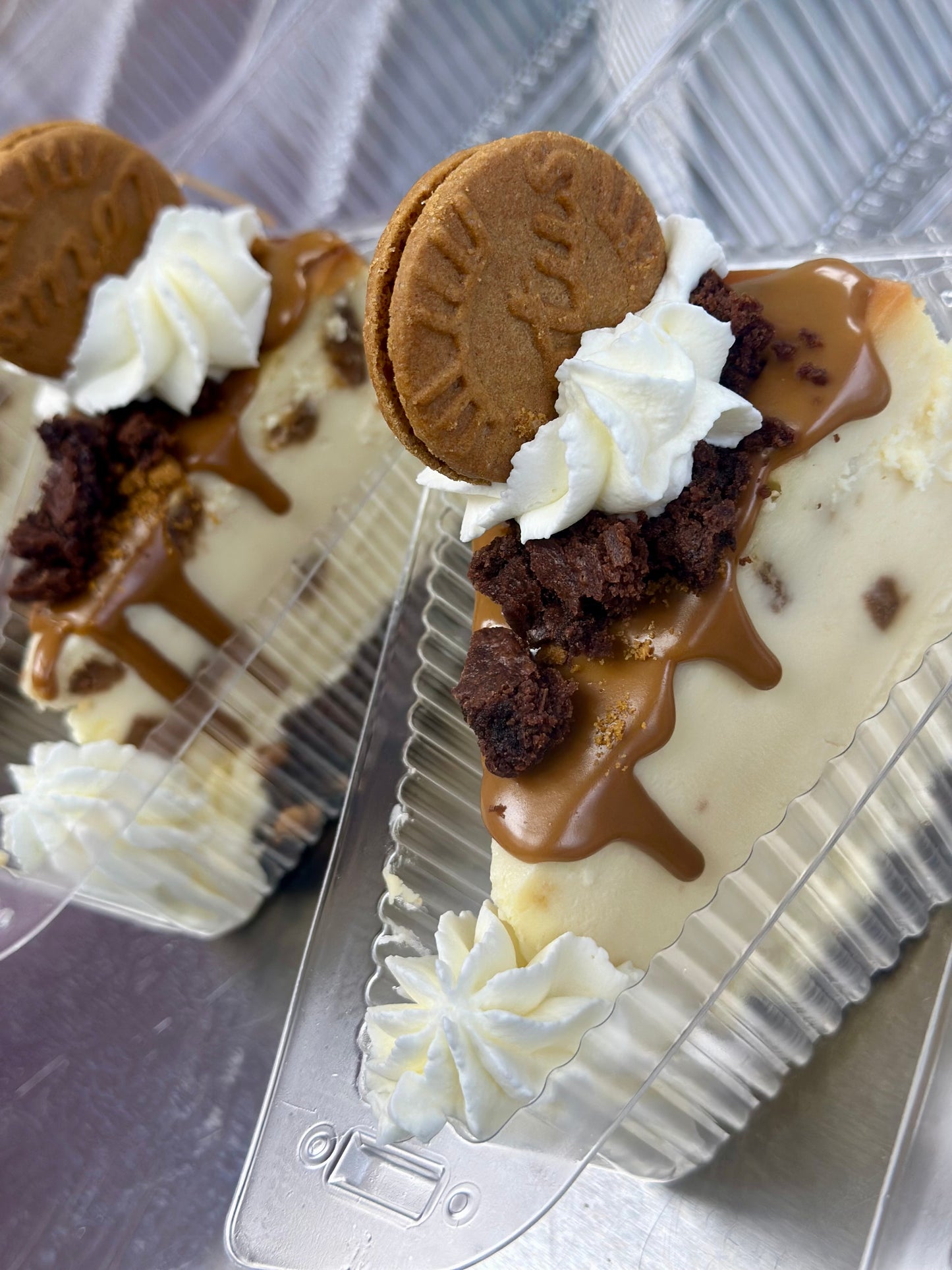 Brownie Cookie butter Cheesecake