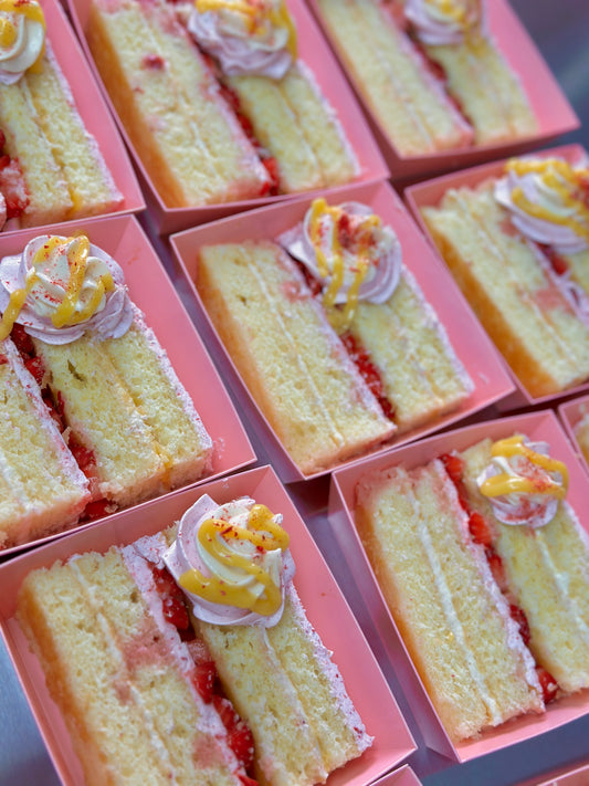 Strawberry Lemonade cake Slice